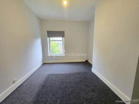 3 bedroom property to rent in Dewsbury - Photo 2