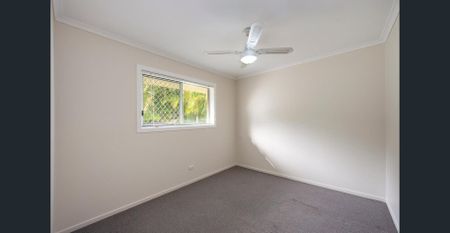 Great Location, Spacious Living Inside & Out ** Break Lease - Benefit From Initial 3 Months' Rent Under Market Price ** - Photo 2