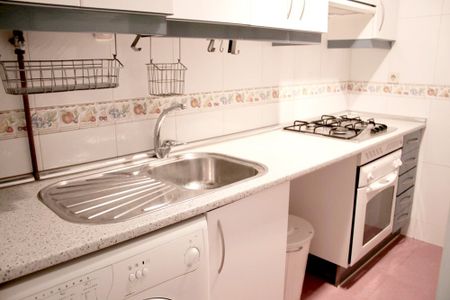 Cozy double room in Velázquez Street - Photo 5