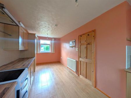 2 bedroom semi-detached house to rent - Photo 3