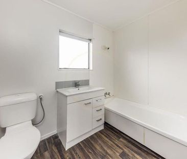 3 Bedroom 1 Bathroom house available to rent - Photo 5