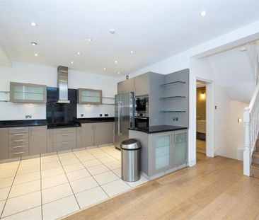 4 bedroom semi-detached house to rent - Photo 4