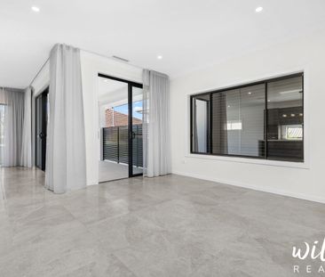 As Brand New 5 Bedroom, 3 Bathroom Free-Standing Duplex For Rent! - Photo 4