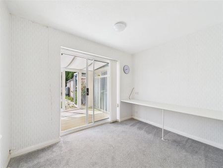 2 bedroom detached bungalow to rent - Photo 3