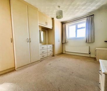 4 bedroom detached house to rent - Photo 3