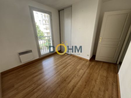 Exclusivité Saint-Étienne Cite du Design F3 Balcon Garage disponible de suite. - Photo 5