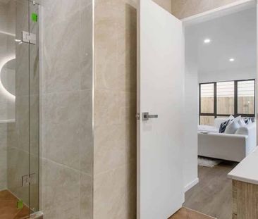 Modern 4-Bedroom House in Hillpark - Photo 3