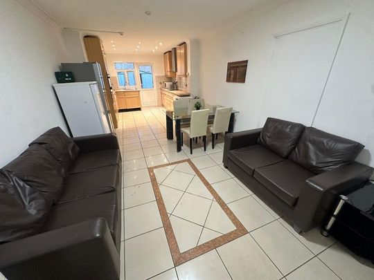 5 bedroom house share to rent - Photo 1