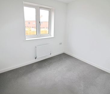 3 bedroom semi-detached house to rent - Photo 3