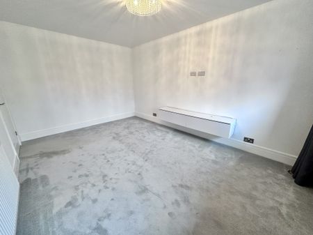 Winchester Way, Doncaster, Scawsby - Photo 3