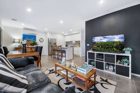 17 Palmyra Street, Keysborough VIC 3173 - Townhouse For Rent | Domain - Photo 5