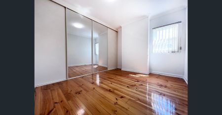 Spacious Family Home - Photo 2