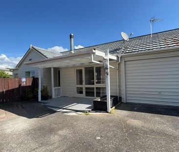 Unit 2, 1 Lyren Place, Half Moon Bay, Auckland - Photo 2