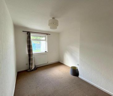 2 bedroom semi-detached bungalow to rent - Photo 4