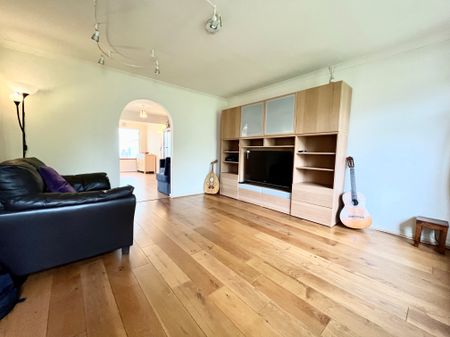 3 bedroom semi-detached house to rent - Photo 4