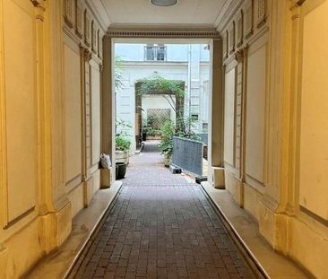 Appartement T2 - 38 M², Face métro ANVERS, avec entrée sécurisée et... - Photo 4