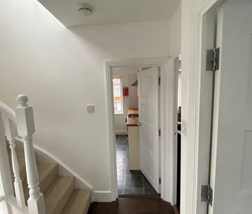 2 Bed Maisonette, Oakleigh Crescent, N20 - Photo 2