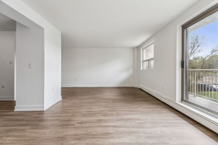 For Lease - 1580 Adelaide Street Unit# 395, London North, Ontario - Photo 2