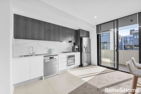 Immaculate Two Bedroom Apartment In Convenient Location - Photo 4