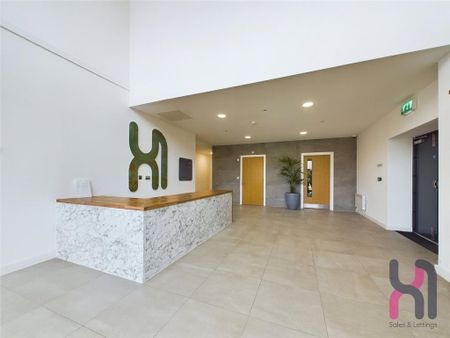 2 bedroom flat to rent - Photo 2