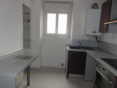 Location Appartement 3 pièces 65m² LE CREUSOT 71200 - Photo 5