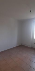 Location Appartement 2 pièces 61m² VITROLLES 13127 - Photo 3