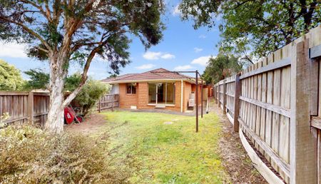 1/13 Maryn Close Berwick VIC - Photo 2