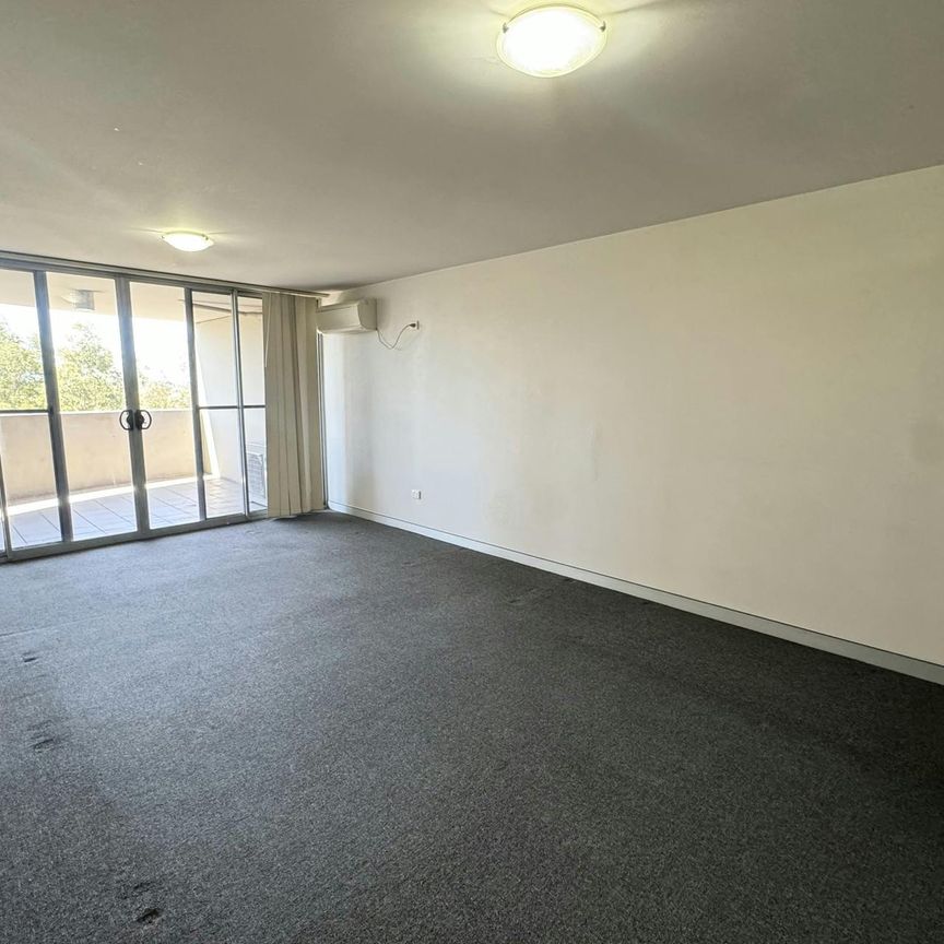 TWO BEDROOM APARTMENT IN THE HEART OF BANKSTOWN CBD - Photo 1