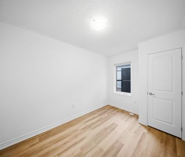 For Lease - 61 Vinewood Crescent, Barrie, Ontario - Photo 2