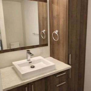 Immeuble - 299 Chemin Plante 3 1/2 Neuf à Louer - Photo 2