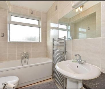 1 bedroom in a house share to rent - Photo 5