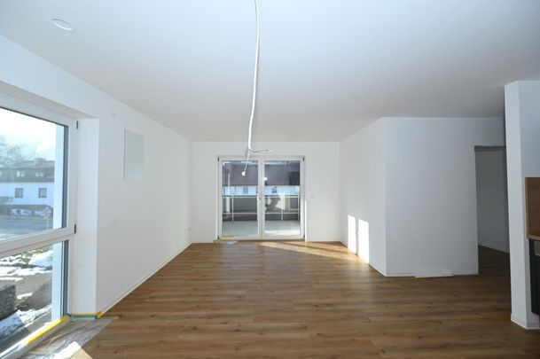 Neubau-Erstbezug! Sonnenverwöhnte 3-Zimmer-Wohnung mit großem Südwestbalkon Seubersdorf - Zentral - Photo 1