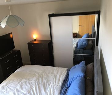 1 Bed Flat, Fulneck Pl, E1 - Photo 4