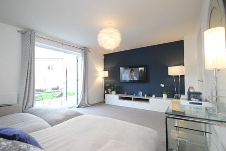 3 bedroom semi-detached house to rent - Photo 3