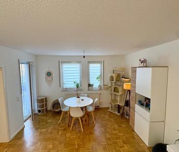 Helle 2 Zimmer Souterrain Wohnung mit Terrasse und kleinem Garten - Photo 1