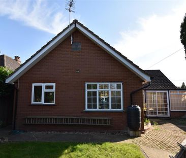 3 bedroom detached bungalow to rent - Photo 4