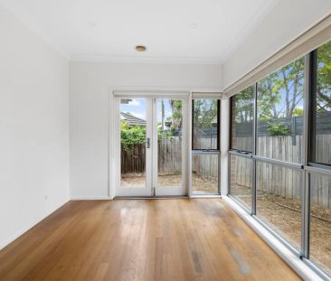 “Charming Family Home in Prime Sunshine Location” - Photo 6