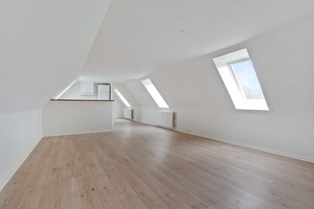 Lejlighed med åbent køkken i forbindelse med stuen - Photo 4