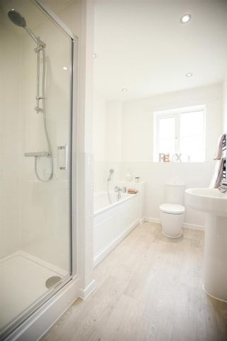 2 bedroom apartment to rent - Photo 4