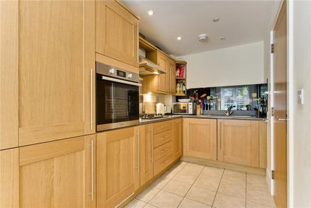 3 bedroom end of terrace house to rent - Photo 3