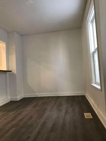 For Lease - 162 Dundas Street, Belleville, Ontario - Photo 2