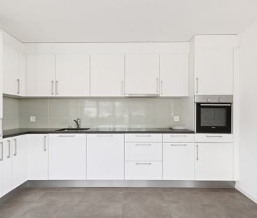Grand balcon, beaux volumes et luminosité exceptionnelle ! - Photo 3