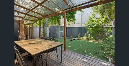 Fully Renovated Townhouse in Prime Glendalough Location - Photo 5