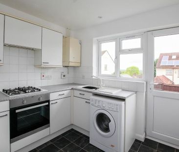 2 bedroom bungalow to rent - Photo 2