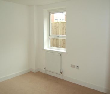 1 bedroom ground floor flat to rent - Photo 5