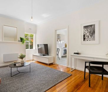 Timeless Grace in Botanic Gardens Precinct! - Photo 1