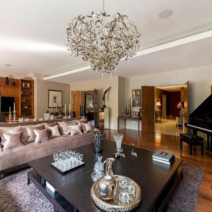 3 bedroom flat to rent - Photo 1