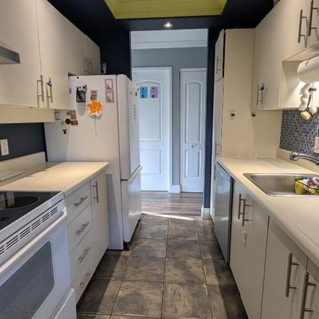 🏡 Magnifique 4½ à Saint-Roch + stationnement dans un QUARTIER VIVANT - Photo 3