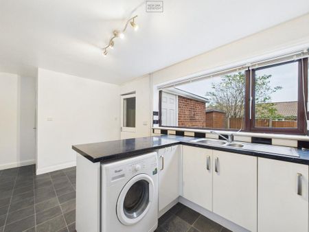 2 bedroom end of terrace house to rent - Photo 3