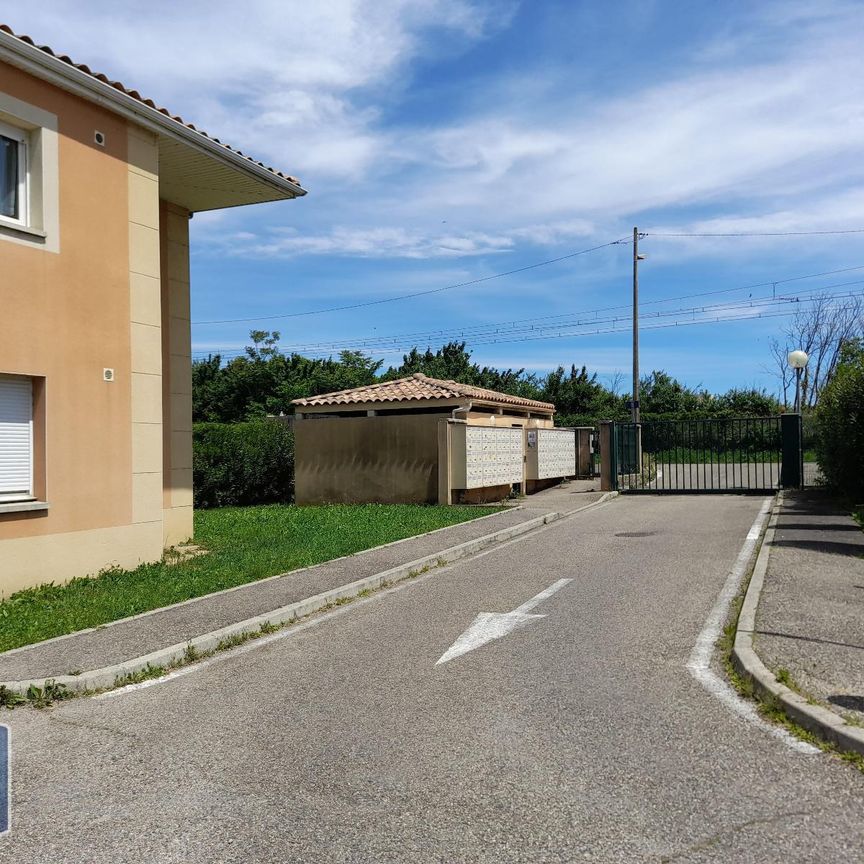 Location Appartement 2 pièces 48m² PONT ST ESPRIT 30130 - Photo 1